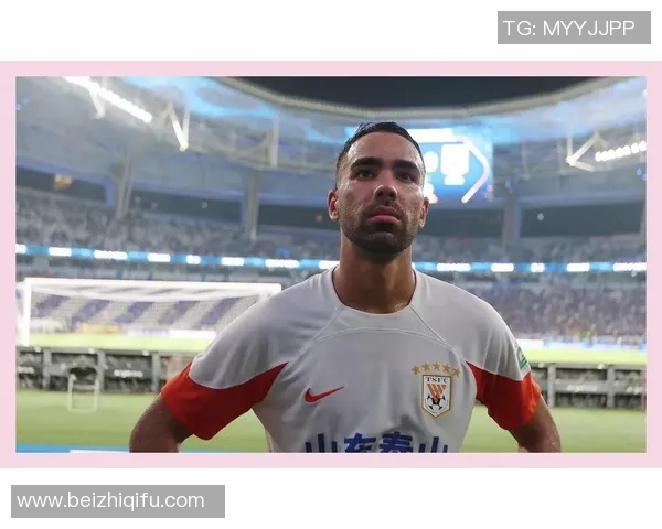 当足球球星脱下战袍穿上西服展现赛场之外的绅士风度 当足球球星脱下战袍穿上西服展现赛场之外的绅士风度