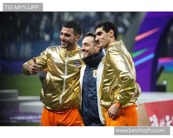 足坛巨星同框盛大合影见证历史辉煌瞬间球迷共享荣耀时刻