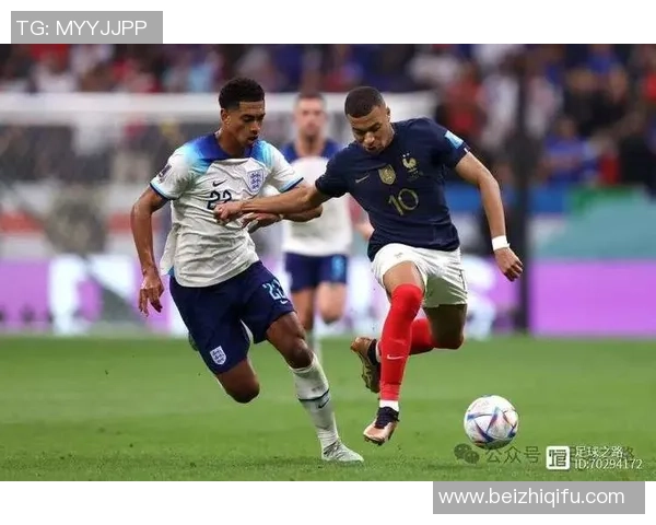 足球球星长传技术训练全面提升技巧与场上视野的策略与方法 足球球星长传技术训练全面提升技巧与场上视野的策略与方法